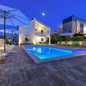 Pool House Luka Zadar