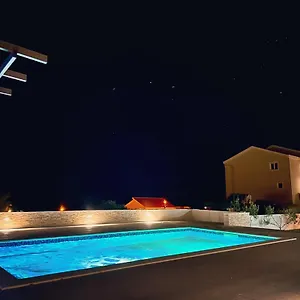 Zaja Apartman Seget Vranjica